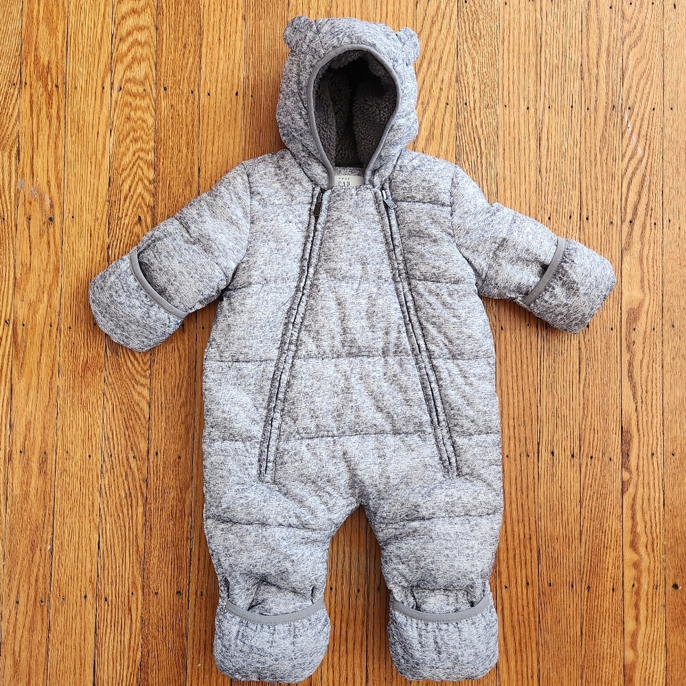EUC baby GAP heavyweight snowsuit. Heather Grey Marl 0-6 months Baby Boy